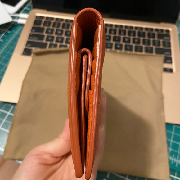 Burberry Logo Leather Wallet - Picture 7 of 7